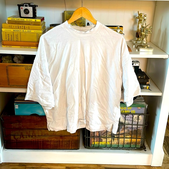 Uniqlo white shirt - Picture 1 of 3